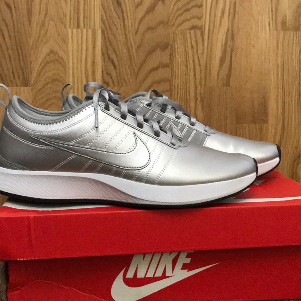 W NIKE DUALTONE RACER PRM (Silver) Size 10